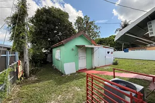 2377 NW 84th St, Miami, FL 33147 - Photo 10