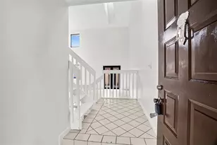 1013 SW 112th Ter, Pembroke Pines, FL 33025 - Photo 4