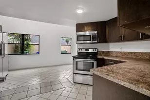 1013 SW 112th Ter, Pembroke Pines, FL 33025 - Photo 18