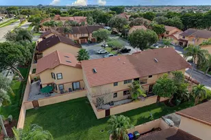 1013 SW 112th Ter, Pembroke Pines, FL 33025 - Photo 40