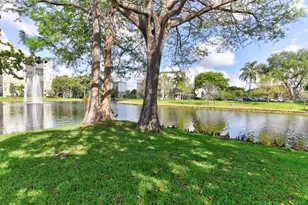 2230 N Cypress Bend Dr, Pompano Beach, FL 33069 - Photo 24