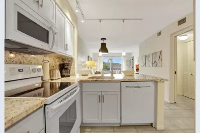 2230 N Cypress Bend Dr, Unit #306, Pompano Beach, FL 33069 - Photo 6