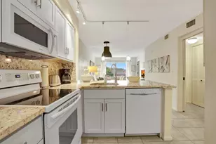 2230 N Cypress Bend Dr, Pompano Beach, FL 33069 - Photo 6