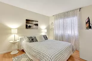 2230 N Cypress Bend Dr, Pompano Beach, FL 33069 - Photo 18