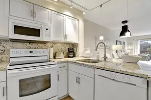 2230 N Cypress Bend Dr, Pompano Beach, FL 33069 - Photo 4