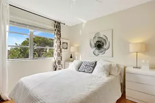 2230 N Cypress Bend Dr, Pompano Beach, FL 33069 - Photo 14