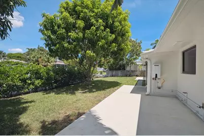 1789 NE 35th St, Oakland Park, FL 33334 - Photo 18