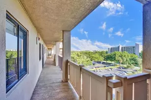 2200 S Cypress Bend Dr, Pompano Beach, FL 33069 - Photo 18