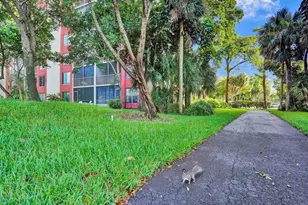 2200 S Cypress Bend Dr, Pompano Beach, FL 33069 - Photo 24