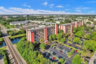 2200 S Cypress Bend Dr, Pompano Beach, FL 33069 - Photo 1