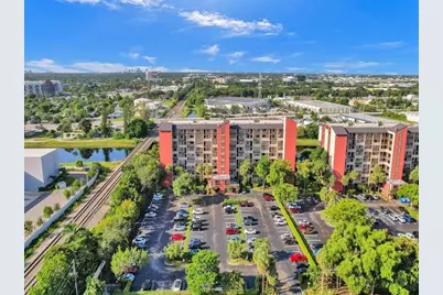 2200 S Cypress Bend Dr, Unit #601, Pompano Beach, FL 33069 - Photo 2