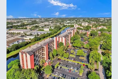 2200 S Cypress Bend Dr, Unit #601, Pompano Beach, FL 33069 - Photo 10