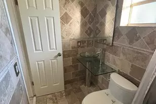 1301 N 12th Ct, Hollywood, FL 33019 - Photo 10