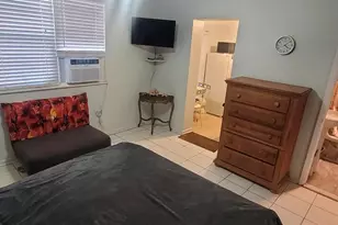 324 Indiana St, Hollywood, FL 33019 - Photo 6