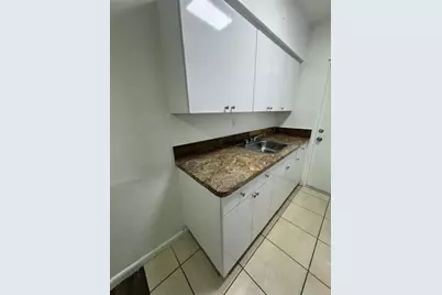 7720  Abbott Av, Unit #11, Miami Beach, FL 33141 - Photo 6