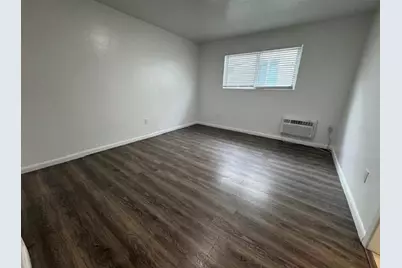 7720  Abbott Av, Unit #11, Miami Beach, FL 33141 - Photo 2