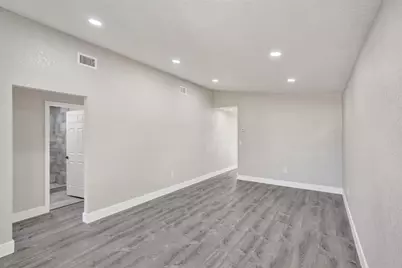 2614 W 65th St, Hialeah, FL 33016 - Photo 14