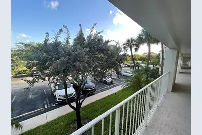 3051 S Palm Aire Dr, Unit #204, Pompano Beach, FL 33069 - Photo 12