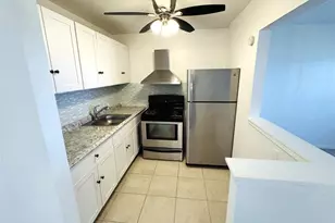 138 Fanshaw D, Boca Raton, FL 33434 - Photo 2