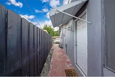 8453  Southampton, Miramar, FL 33025 - Photo 10