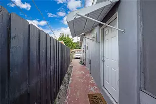 8453 Southampton, Miramar, FL 33025 - Photo 10