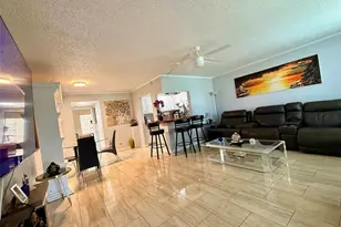355 Oakridge T, Deerfield Beach, FL 33442 - Photo 4