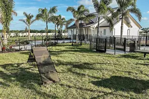 924 SE Seasons Ln, Port Saint Lucie, FL 34984 - Photo 34