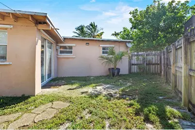 2481 NE 15th Ave, Pompano Beach, FL 33064 - Photo 24