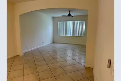 4386  Buena Tara Dr, West Palm Beach, FL 33413 - Photo 4