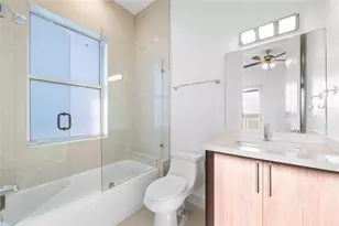 324 SW 14th Ct, Fort Lauderdale, FL 33315 - Photo 16