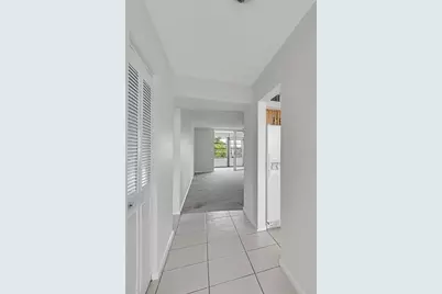 7210  Lake Circle Dr, Unit #401, Margate, FL 33063 - Photo 2
