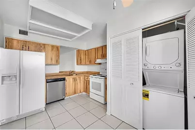 7210  Lake Circle Dr, Unit #401, Margate, FL 33063 - Photo 8