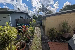 2637 Gulfstream Dr, Miramar, FL 33023 - Photo 8