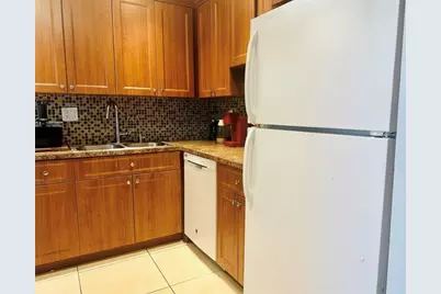 5985  Del Lago Cir, Unit #223, Sunrise, FL 33313 - Photo 4