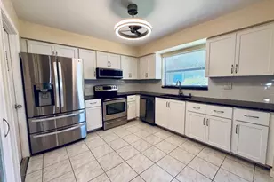 9870 Pecan Tree Dr, Boynton Beach, FL 33436 - Photo 8