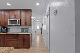 6901 NW 95th Terrace, Tamarac, FL 33321 - Photo 12