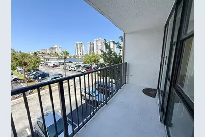 1000  Parkview Dr, Unit #319, Hallandale Beach, FL 33009 - Photo 28