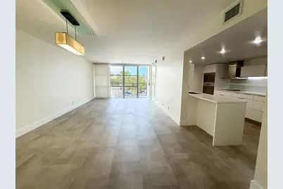 1000  Parkview Dr, Unit #319, Hallandale Beach, FL 33009 - Photo 2