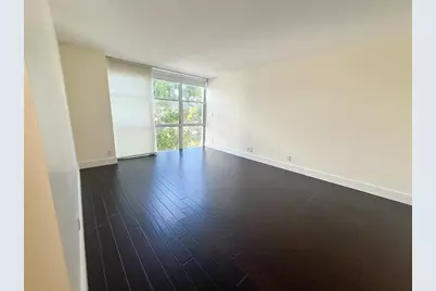 1000  Parkview Dr, Unit #319, Hallandale Beach, FL 33009 - Photo 18