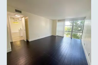 1000  Parkview Dr, Unit #319, Hallandale Beach, FL 33009 - Photo 20