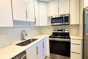 279 Oakridge P Unit, Deerfield Beach, FL 33442 - Photo 6