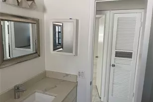 770 NE 38th St, Oakland Park, FL 33334 - Photo 4