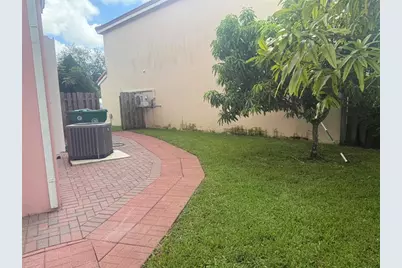 4273 SW 84 Terrace, Davie, FL 33328 - Photo 2