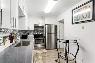 6800 NW 75th Dr, Tamarac, FL 33321 - Photo 8