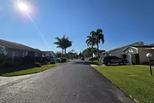 7423 Pine Forest Cir W, Lake Worth, FL 33467 - Photo 4