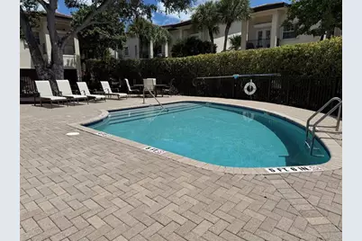 320 NE 7th Ave, Fort Lauderdale, FL 33301 - Photo 22