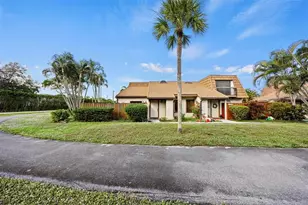 4252 Palm Bay Cir, West Palm Beach, FL 33406 - Photo 2