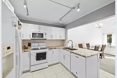 4252  Palm Bay Cir, Unit #D, West Palm Beach, FL 33406 - Photo 14
