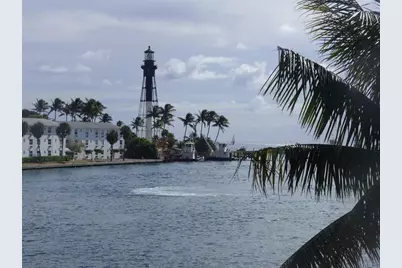 2365 NE 28th St, Lighthouse Point, FL 33064 - Photo 22