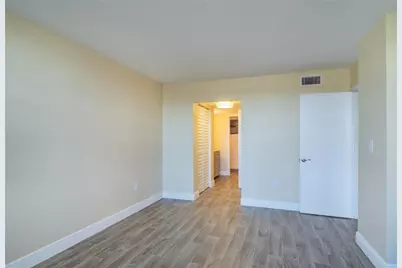 1100  Colony Point Cir, Unit #105, Pembroke Pines, FL 33026 - Photo 20